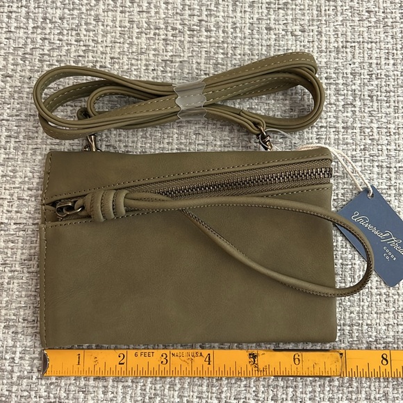 NWT Universal Thread Crossbody Wristlet - Picture 3 of 7
